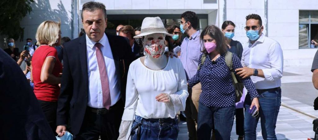 Επίθεση με βιτριόλι: «Σπάει τη σιωπή» του ο 40χρονος που είχε εμμονή η κατηγορούμενη – Η αντίδραση της Ιωάννας