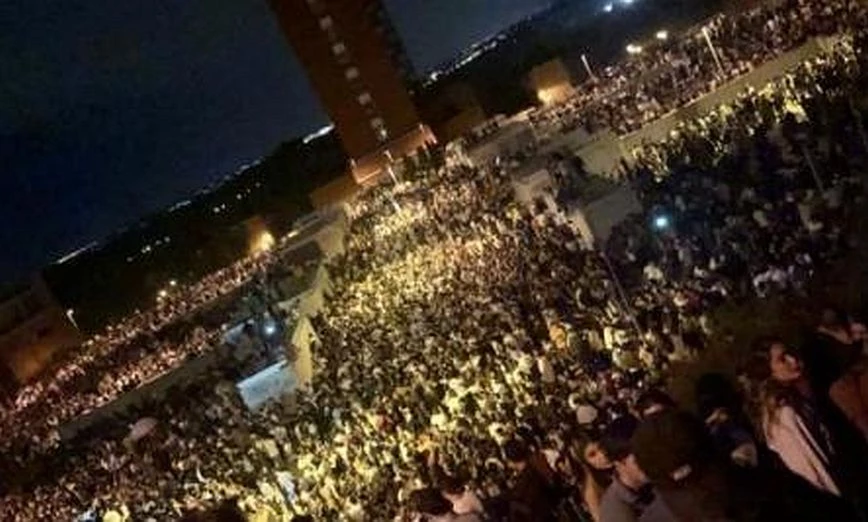 Όλη η Μαδρίτη ένα πάρτι: 25.000 φοιτητές διασκέδασαν στους δρόμους- «Μας έπιασαν στον ύπνο» παραδέχεται η αστυνομία