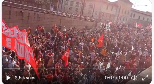Μεγάλες διαδηλώσεις στην Ιταλία – Στο Μιλάνο πολιόρκησαν την κρατική τηλεόραση (βίντεο)