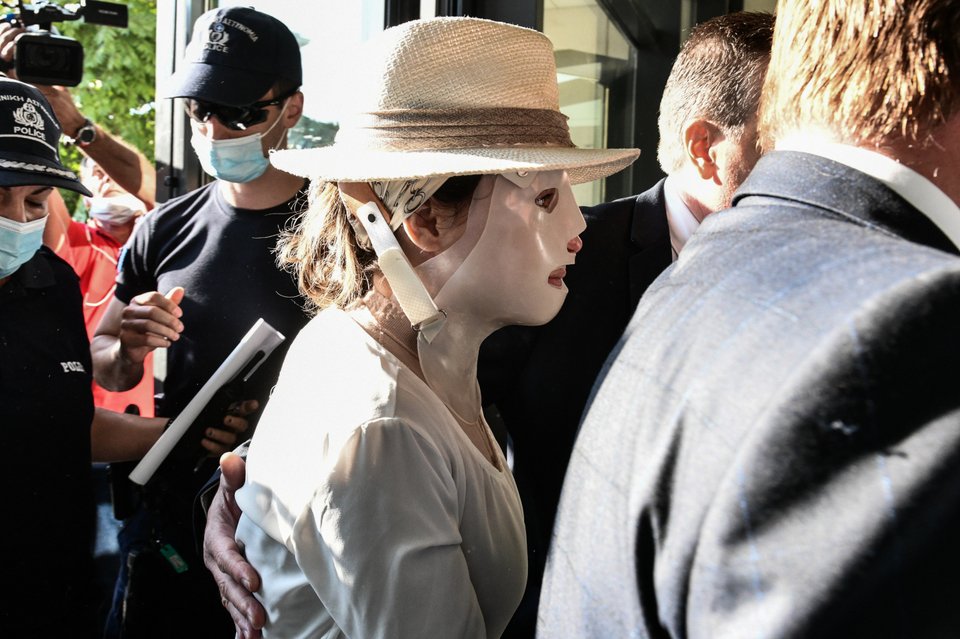 Επίθεση με βιτριόλι: Οργισμένη απάντηση της Ιωάννας στα όσα υποστήριξε ο 40χρονος