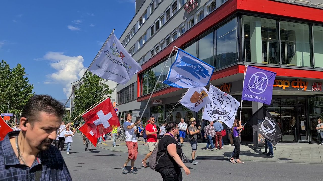 Μεγαλειώδης συγκέντρωση κατά των απαγορεύσεων COVID στην Ελβετία από 100.000 διαδηλωτές!