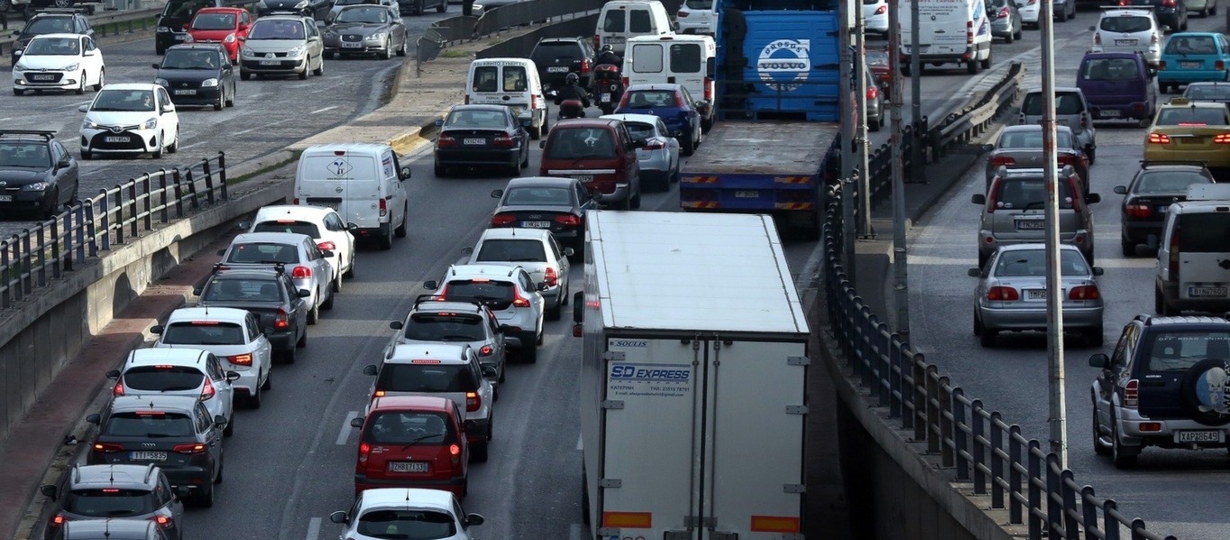 Αυξημένη η κίνηση στους δρόμους της Αθήνας –  Κυκλοφοριακές ρυθμίσεις από σήμερα στη γέφυρα Καλυφτάκη
