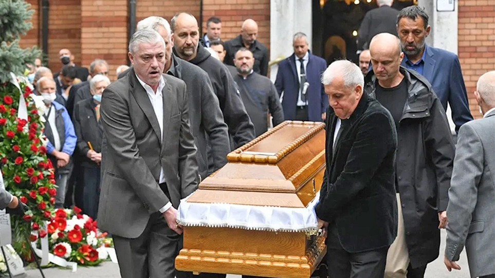 Ντούσαν Ίβκοβιτς: Ήταν όλοι εκεί για την κηδεία του θρύλου της προπονητικής (βίντεο)