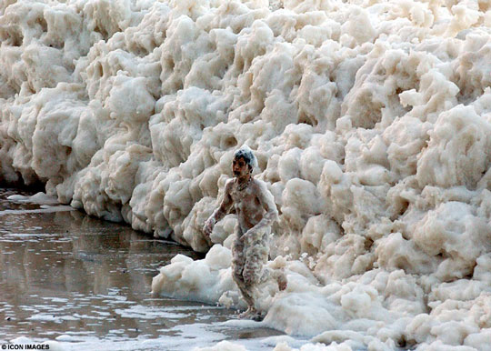 Εντυπωσιακές εικόνες: Η παραλία που μοιάζει με… καπουτσίνο! (βίντεο)
