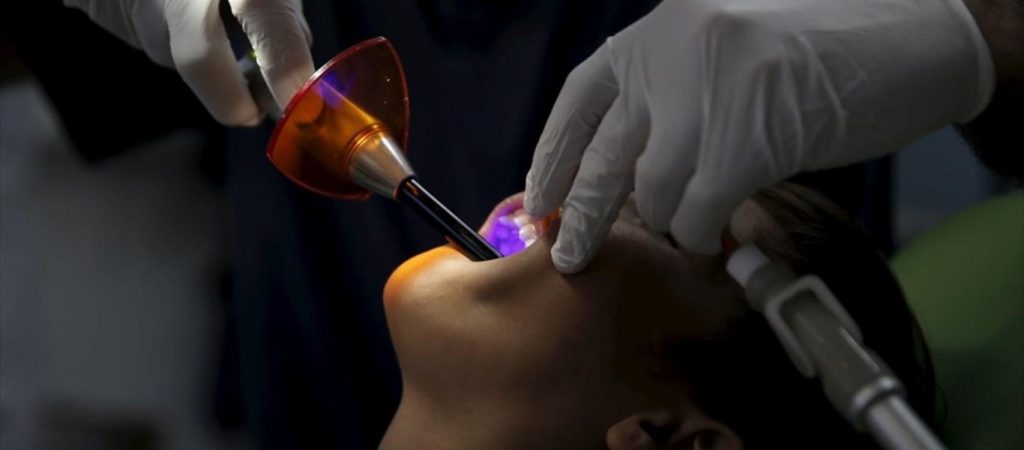 Πρόεδρος οδοντιάτρων: «Θα δεχθούμε έναν ανεμβολίαστο αν πρόκειται για έκτακτο περιστατικό»