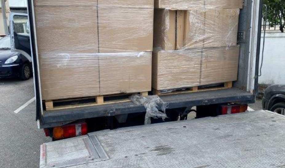 Ασπρόπυργος: Εντοπίστηκε φορτηγό με 165.000 πακέτα λαθραίων τσιγάρων