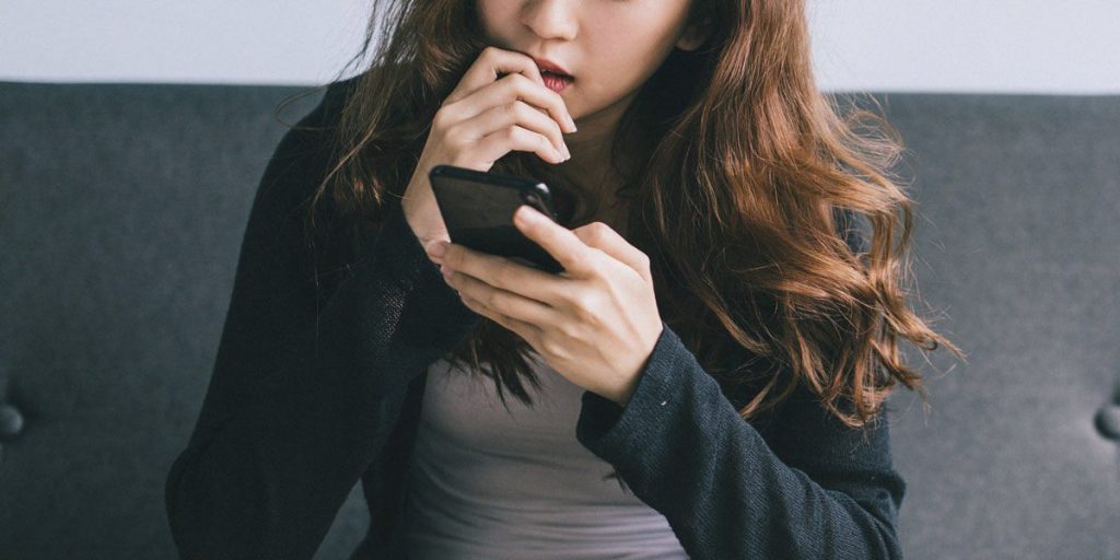 Ειδικοί εξηγούν: Τι συμβαίνει στον εγκέφαλο μας όταν ζηλεύουμε;