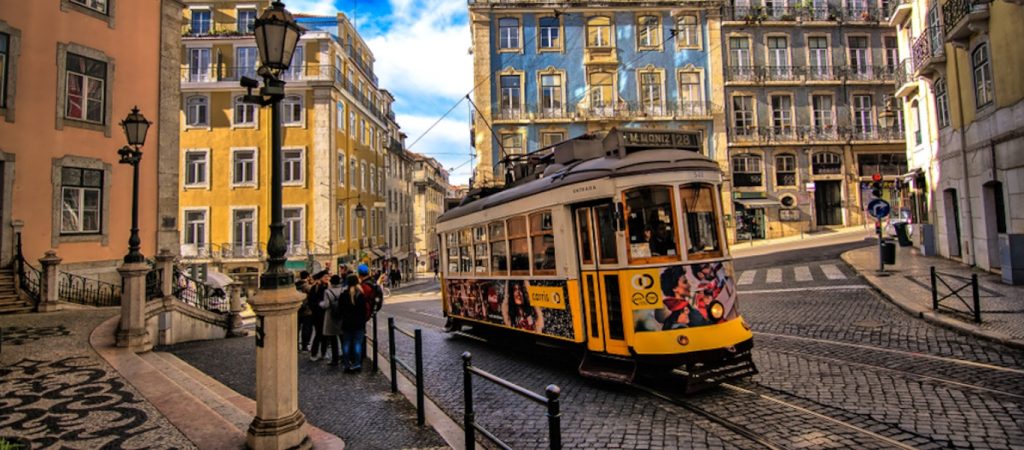 Πορτογαλία: Προχωρά στην άρση των περιορισμών κατά του κορωνοϊού
