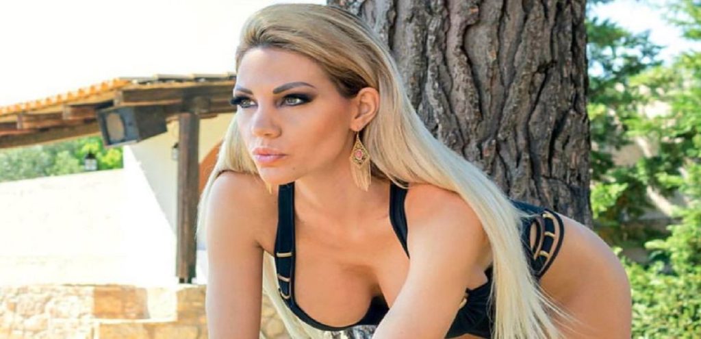 Σάσα Μπάστα: Το απίστευτο χρηματικό ποσό που πήρε για μία γυμνή φωτογράφιση
