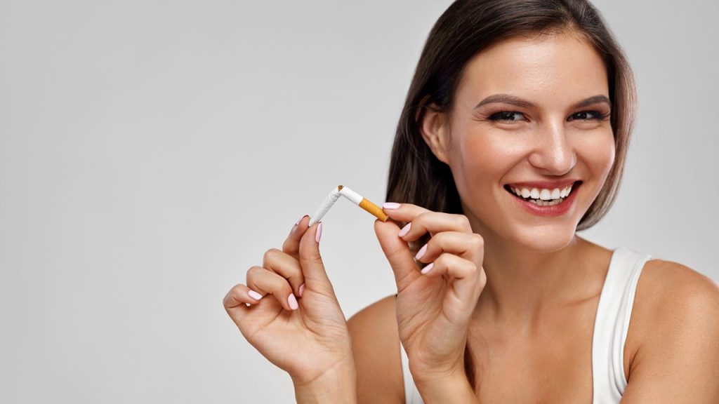 Πως συνδέεται η απόσυρση από τη νικοτίνη με την κακή διατροφή; – Τι έδειξε έρευνα