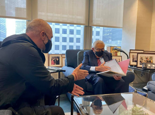 Ο Αλβανός πρωθυπουργός έσπευσε να δει Χένρι Κίσινγκερ και Τζορτζ Σόρος στη Νέα Υόρκη