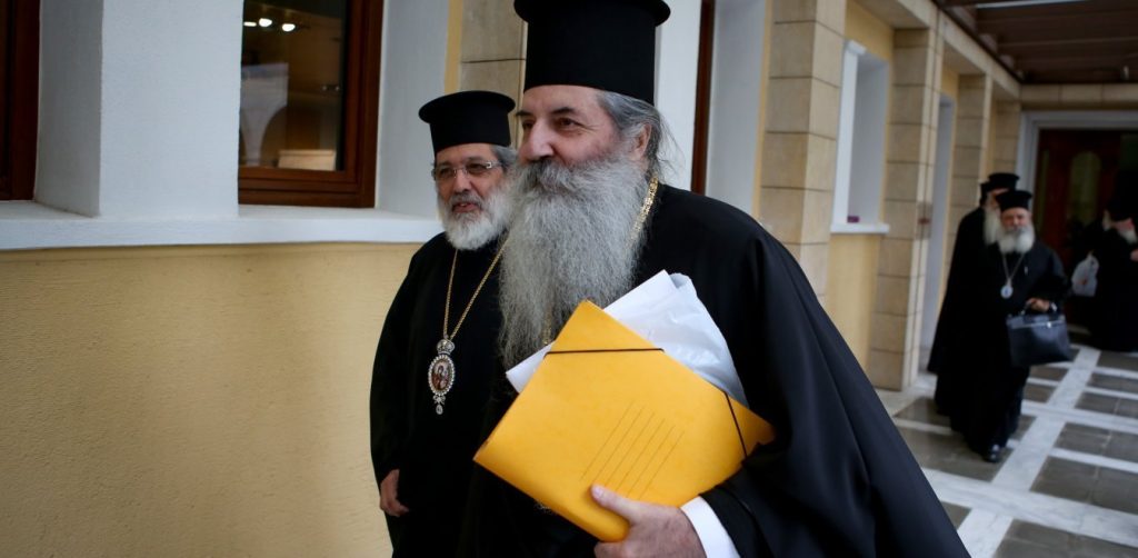 Μητροπολίτης Πειραιώς υπέρ του μαζικού εμβολιασμού: «Ένα παιδί κάνει 16 εμβόλια – Γιατί να μην κάνει και ένα 17ο;»