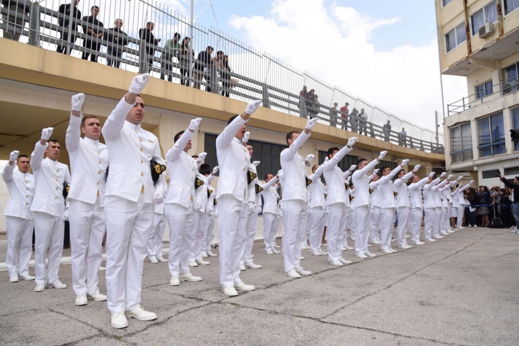 Κυβερνητικοί διωγμοί πατριωτών: Τιμώρησαν σπουδαστές της Σχολής Λιμενοφυλάκων γιατί τραγούδησαν το «Μακεδονία Ξακουστή»!