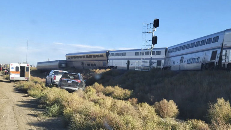 ΗΠΑ: Τουλάχιστον 3 νεκροί στον εκτροχιασμό επιβατικού συρμού στη Μοντάνα