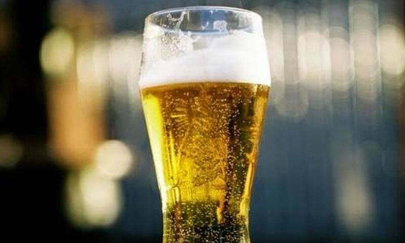 Έχετε αναρωτηθεί; – Γιατί η μπίρα είναι πιο νόστιμη σε γυάλινο ποτήρι;