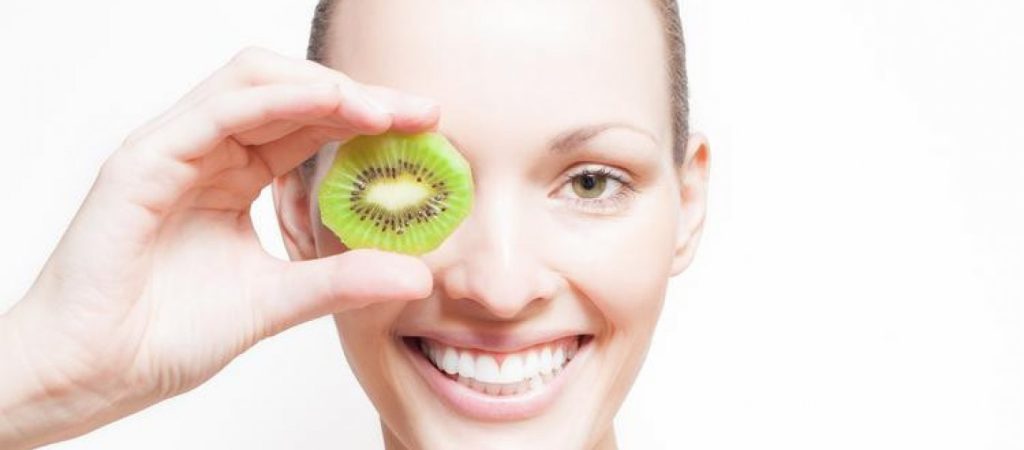 Θέλετε λαμπερό & νεανικό δέρμα; – Αυτές είναι οι τροφές που πρέπει να αποφεύγετε