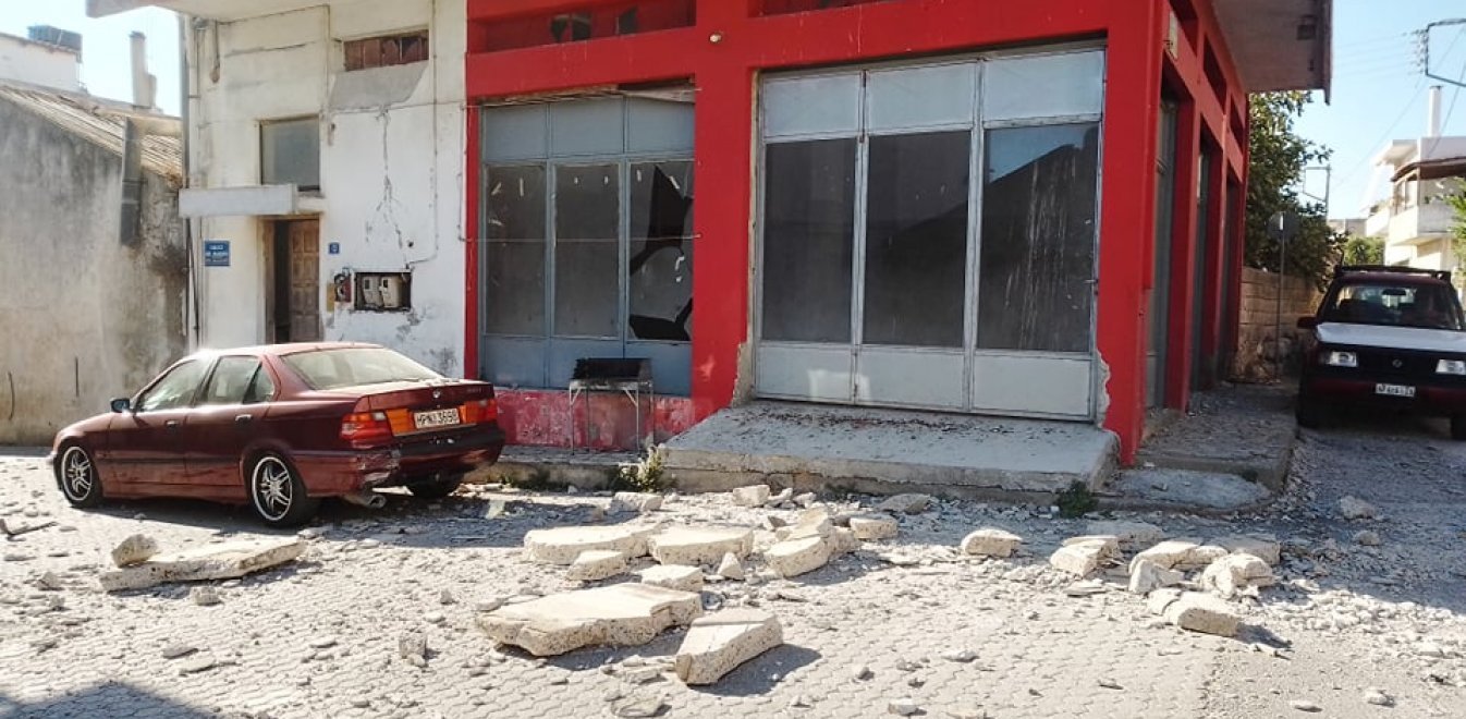 Δήμαρχος Πεδιάδας Μινώα: «Έχουν πέσει κτίρια και δύο εκκλησίες»