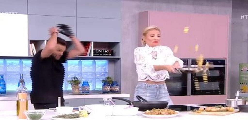 Φαίη Σκορδά: Το ατύχημα on air όταν πήγε να γυρίσει τις πατάτες στο τηγάνι σαν… σεφ! (βίντεο)