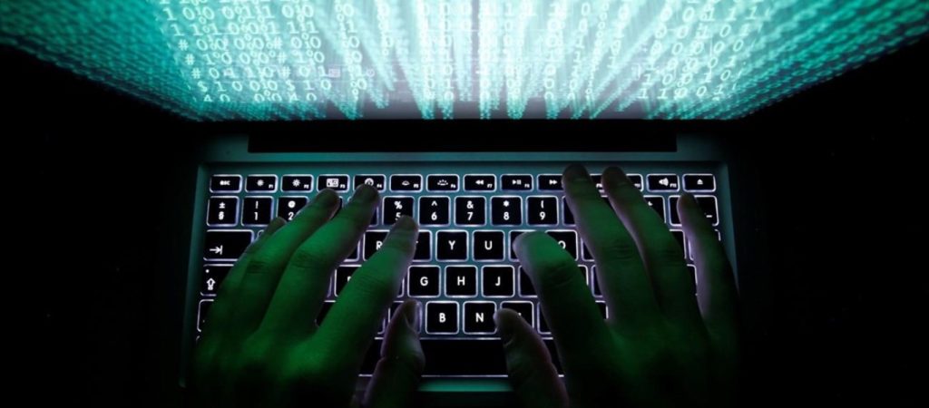 ΗΠΑ: Εξέδωσαν Ρώσο χάκερ που είχε καταδικαστεί για διαδικτυακές απάτες