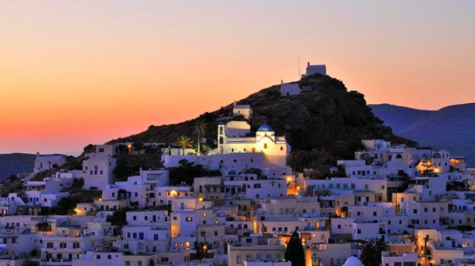 Η ιταλική «Elle» «αποθεώνει» δύο ελληνικά νησιά για διακοπές τον Σεπτέμβριο