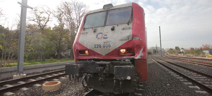 Θεσσαλονίκη: Τρένο συγκρούστηκε με φορτηγό στη Νέα Μαγνησία – Ένας τραυματίας (upd)