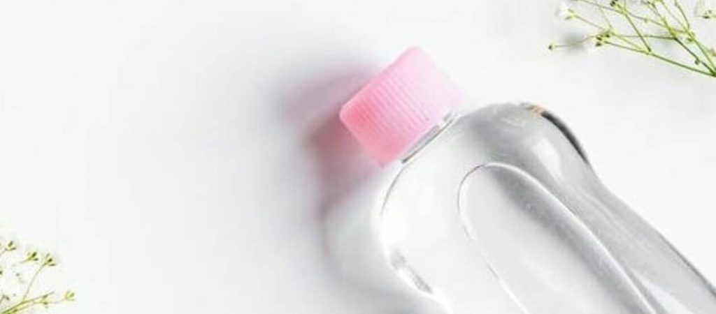 Οι 3+1 «άγνωστες» χρήσεις που έχει το baby oil