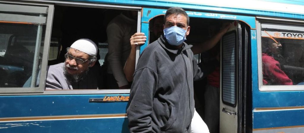 Αίγυπτος: Μόνο εμβολιασμένοι δημόσιοι υπάλληλοι θα μπορούν να εισέρχονται στον χώρο εργασίας τους
