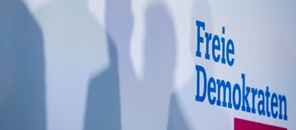 Ελεύθεροι Δημοκράτες: Θα μιλήσουν πρώτα με τον Άρμιν Λάσετ