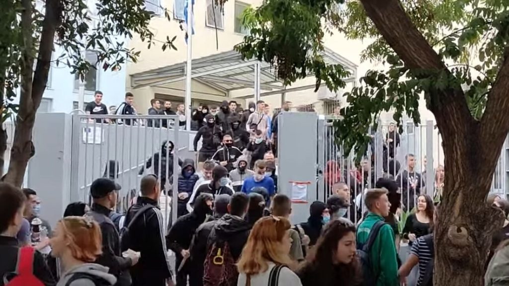 «Χαλάστηκε» ο Αλέξης Τσίπρας με το ξύλο που έριξαν οι μαθητές στην Σταυρούπολη