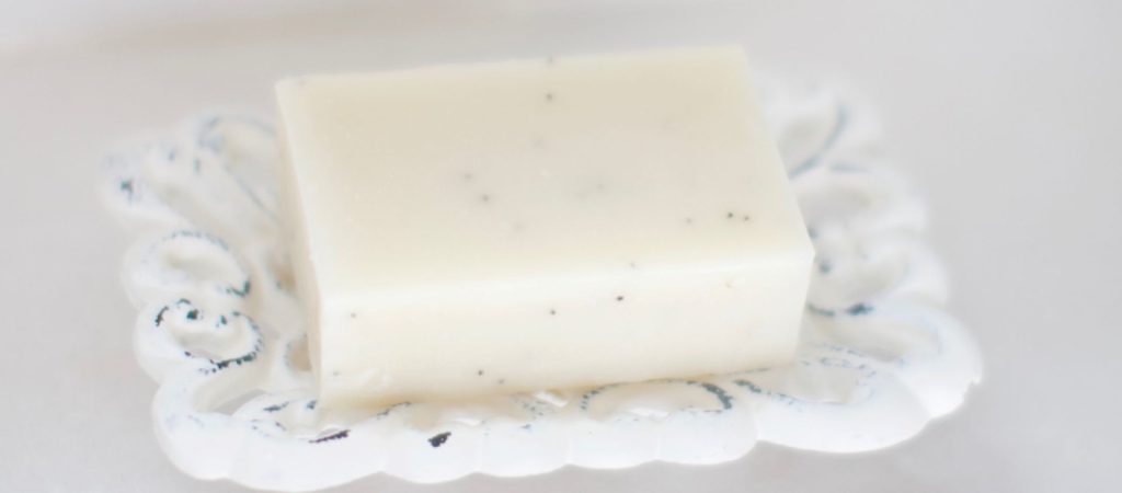 Πριν κοιμηθείτε βάλτε ένα σαπούνι κάτω από τα σεντόνια – Δεν φαντάζεστε το λόγο