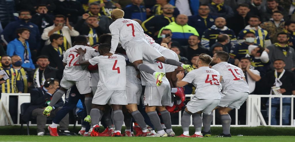 Ο θρύλος άλωσε την Πόλη: 0-3 την Φενέρμπαχτσε με «αυτοκρατορική» εμφάνιση!