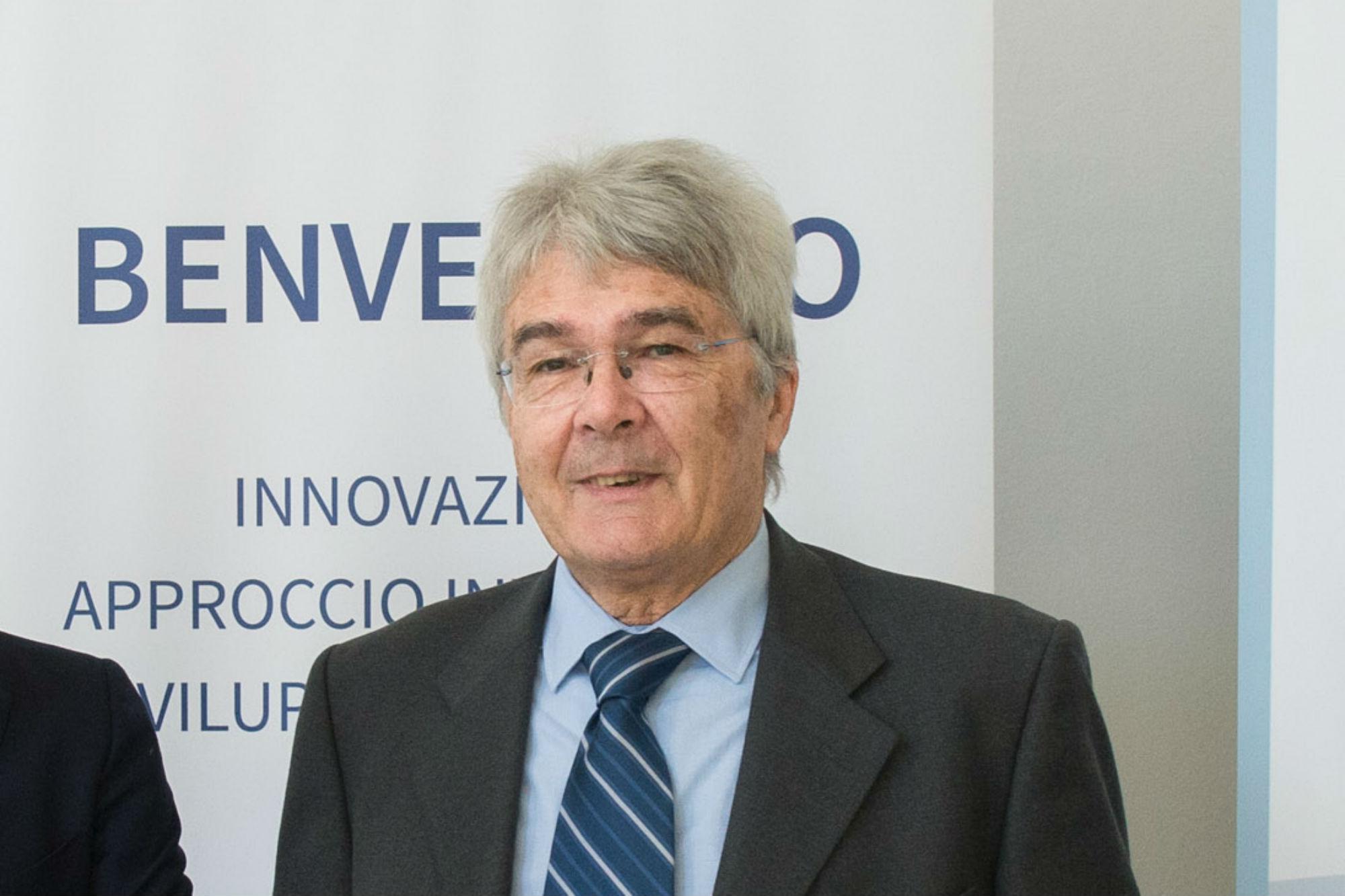 Πρώην Ιταλός υπουργός Ρ.Καστέλι: «Είμαι θύμα του εμβολίου – Όσα έζησα είναι αντίθετα με αυτά που λένε τα ΜΜΕ»