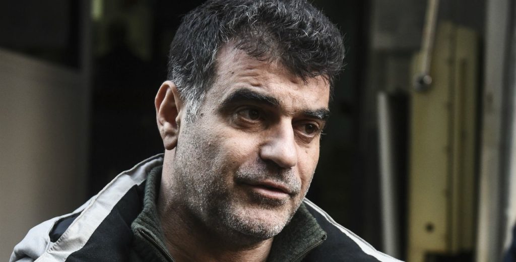 Κ.Βαξεβάνης κατά Γ.Κουρτάκη για  «ύποπτες παρακρατικές συναλλαγές με την κυβέρνηση»