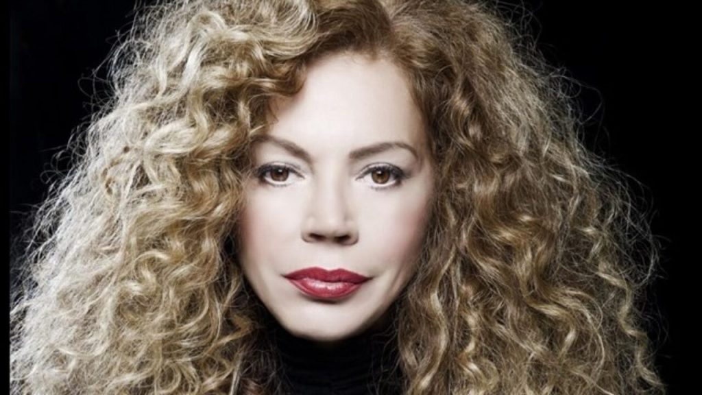 Θετική στον κορωνοϊό η Ελένη Δήμου- Αν και πλήρως εμβολιασμένη μεταφέρθηκε εσπευσμένα στο νοσοκομείο