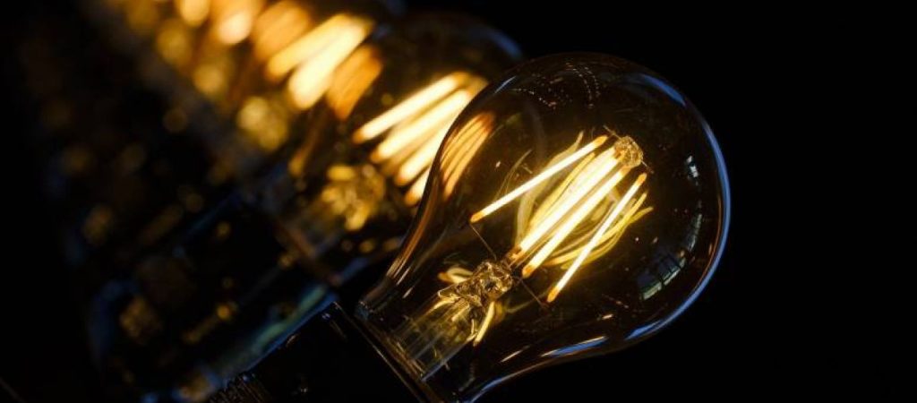 Πώς θα επιδοτούνται οι καταναλωτές για το ρεύμα, το πετρέλαιο θέρμανσης και το φυσικό αέριο; – Τι πρέπει να γνωρίζετε