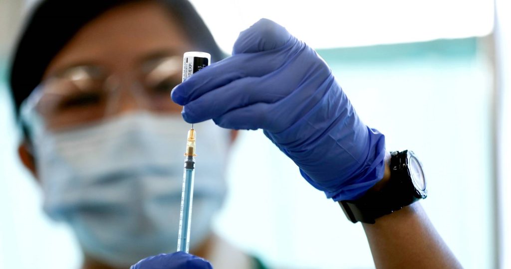 Αποκαλύψεις από πρώην στέλεχος της Pfizer: Οι εμβολιασμένοι έχουν 300% περισσότερη πιθανότητα μόλυνσης από COVID-19