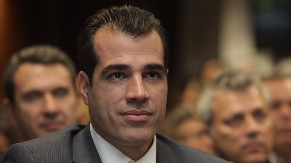 Θα επιτρέπεται η αιμοδοσία από άτομα με ομοφυλοφιλική σχέση – Τι ζήτησε ο Θ.Πλεύρης από το Εθνικό Κέντρο Αιμοδοσίας