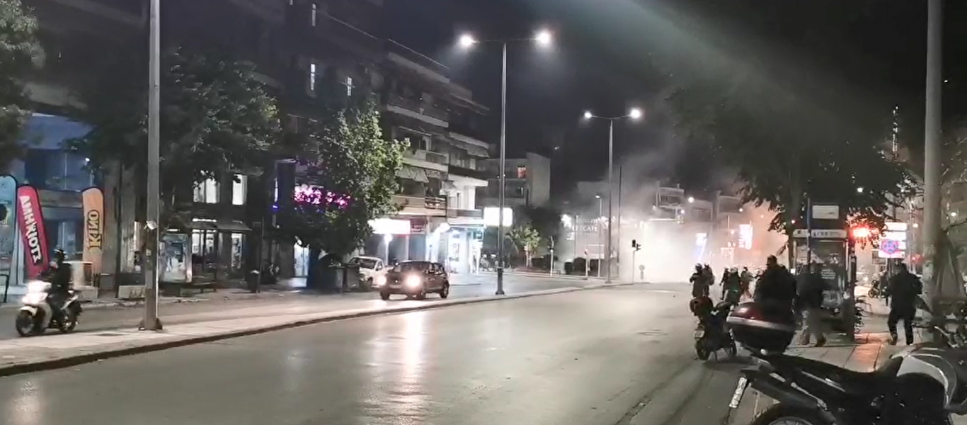 Θεσσαλονίκη: Πορεία κατά του υποχρεωτικού εμβολιασμού στο κέντρο της πόλης (βίντεο)