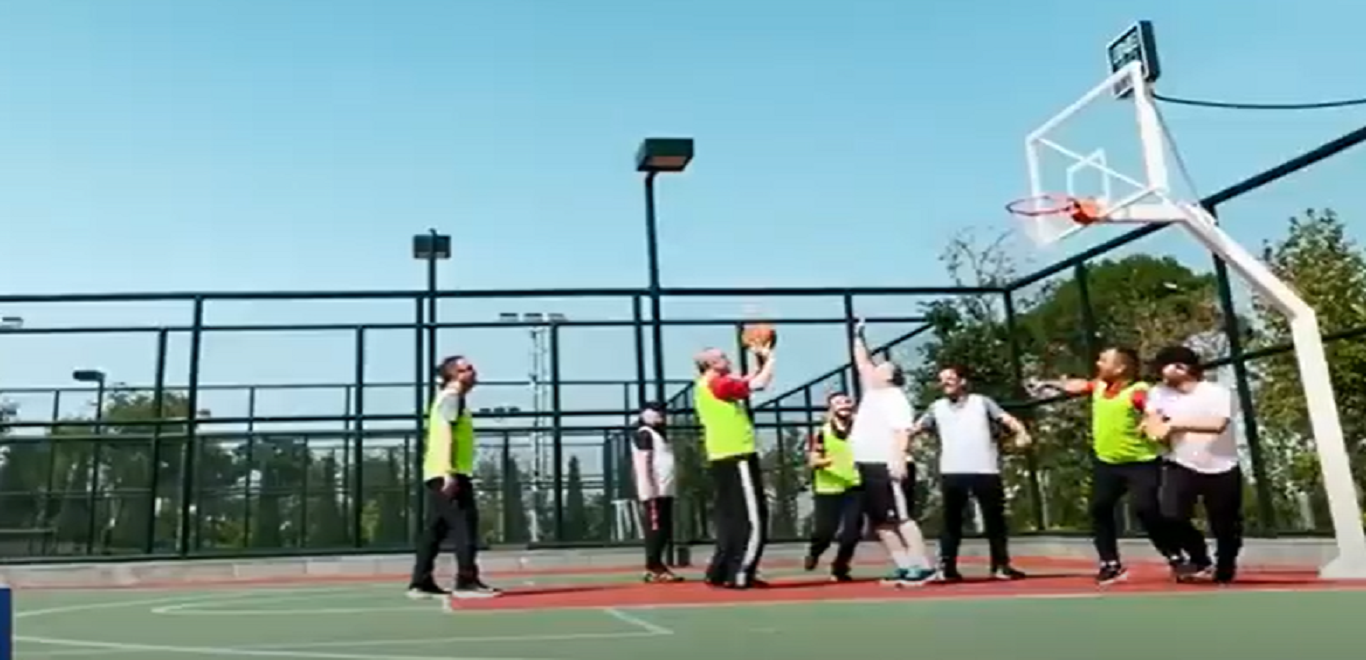 Ρ.Τ.Ερντογάν: Πήγε για… μπάσκετ μετά τα δημοσιεύματα για την κατάσταση της υγείας του (βίντεο)
