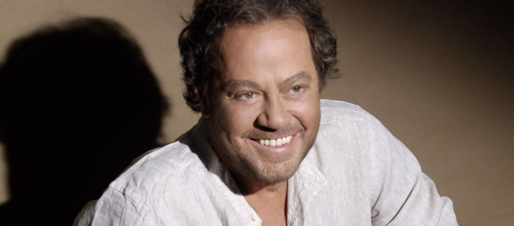 Θεσσαλονίκη: Ο Γιάννης Πάριος παρακαλούσε τους θεατές να μη χορεύουν – Διαμαρτυρία από τους dj’s (βίντεο)