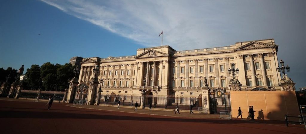 Έντονη «υπόγεια ζωή» στο Παλάτι της Βρετανίας – Τούνελ το συνδέει με πολυτελές μπαρ