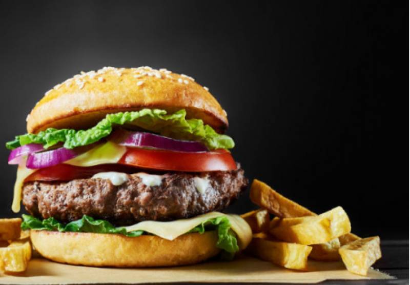 Καλύτερα να μην ξέρεις: Πόση άσκηση χρειάζεται για να «κάψουμε» ένα burger;