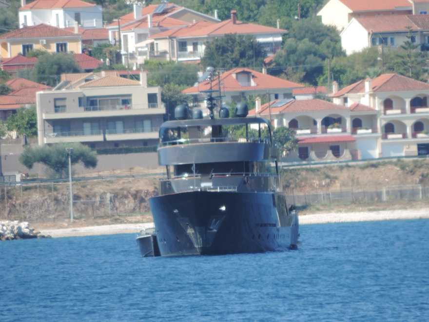 Στην Κεφαλονιά η θαλαμηγός του… Τζέιμς Μποντ – Εντυπωσιάζει το 49 μέτρων σκάφος (φωτο)