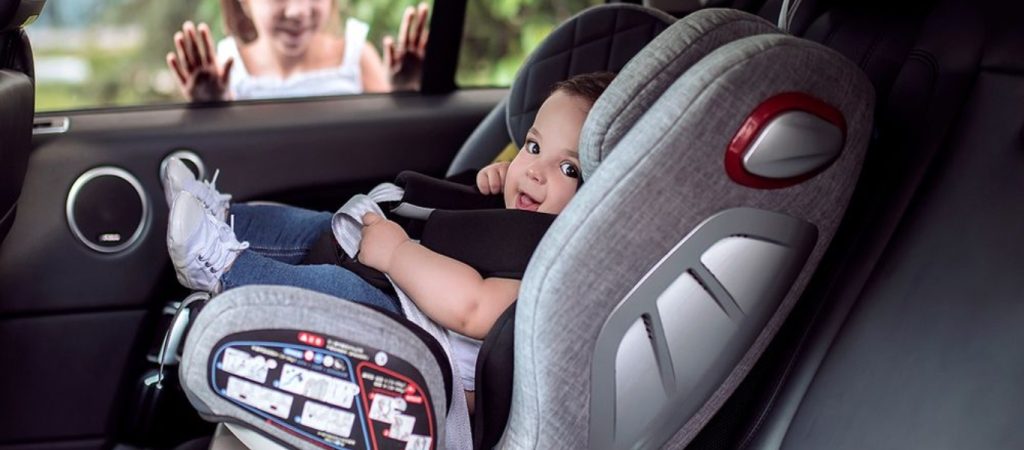 Τοποθέτηση παιδικού καθίσματος στο αυτοκίνητο – Πάνω από το 56% των γονέων δεν το κάνει σωστά