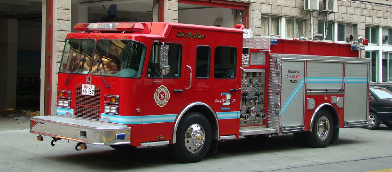 Τεράστια πυρκαγιά σε αποθήκη στην Σαγκάη – Άγνωστη μέχρι στιγμής η αιτία (βίντεο)