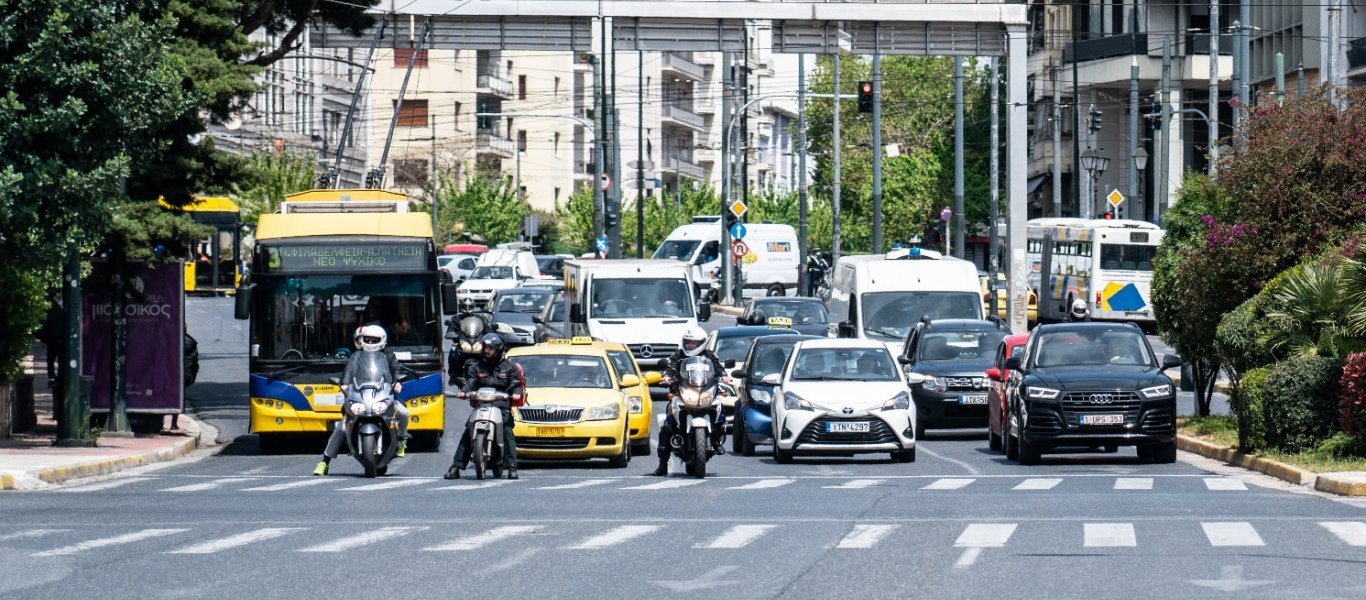 Κυκλοφοριακό «χάος» στους δρόμους της Αθήνας –  Δείτε που υπάρχει μποτιλιάρισμα (χάρτης)