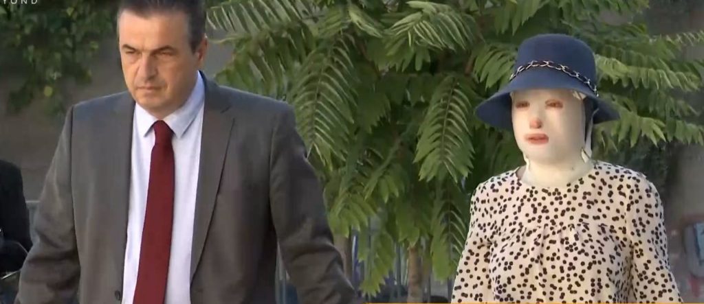 Επίθεση με βιτριόλι: Εμφανίστηκε στο δικαστήριο ο 40χρονος – Η πρώτη φορά που θα βρεθούν όλοι μαζί