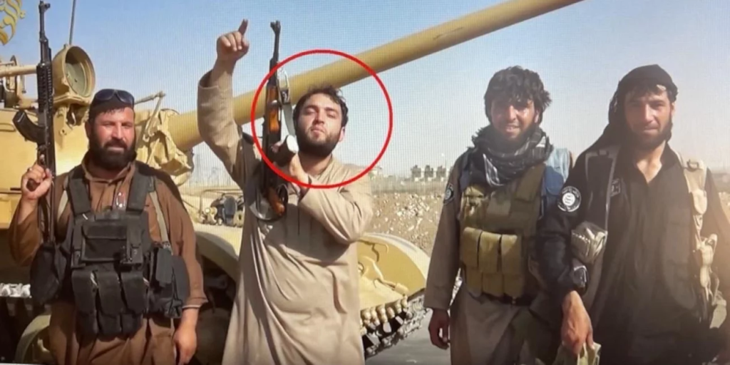 Με όπλο στο χέρι μπροστά σε τανκ ο τζιχαντιστής που συνελήφθη στην Αθήνα -Ζητούσε άσυλο για ανθρωπιστικούς λόγους