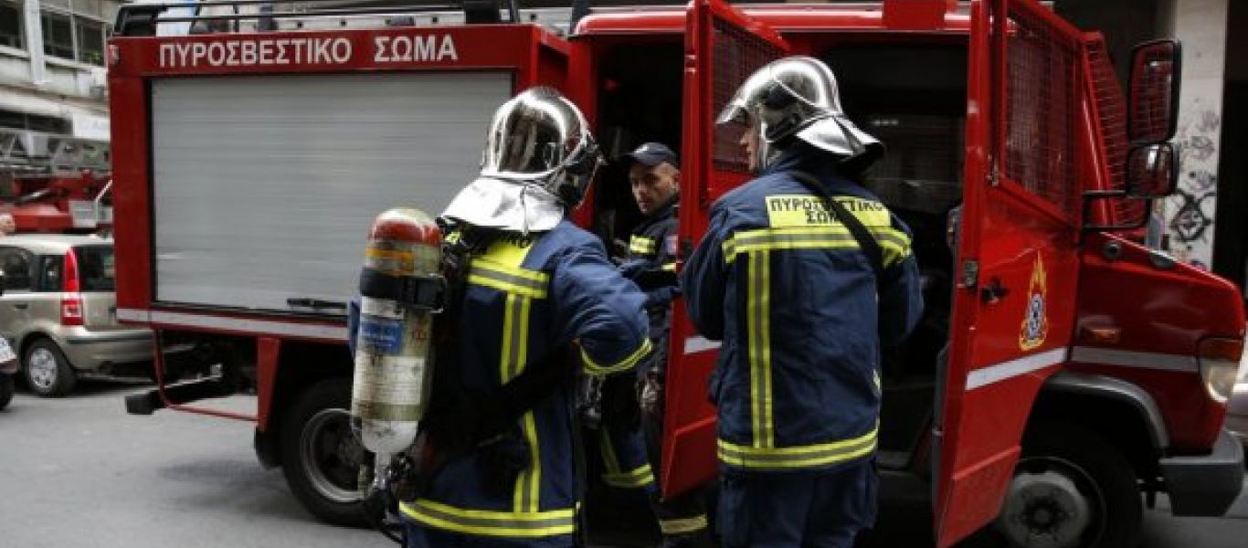 Φωτιά ξέσπασε στη Ναυπακτία – Καίγονται παλιά και εγκαταλελειμμένα σπίτια