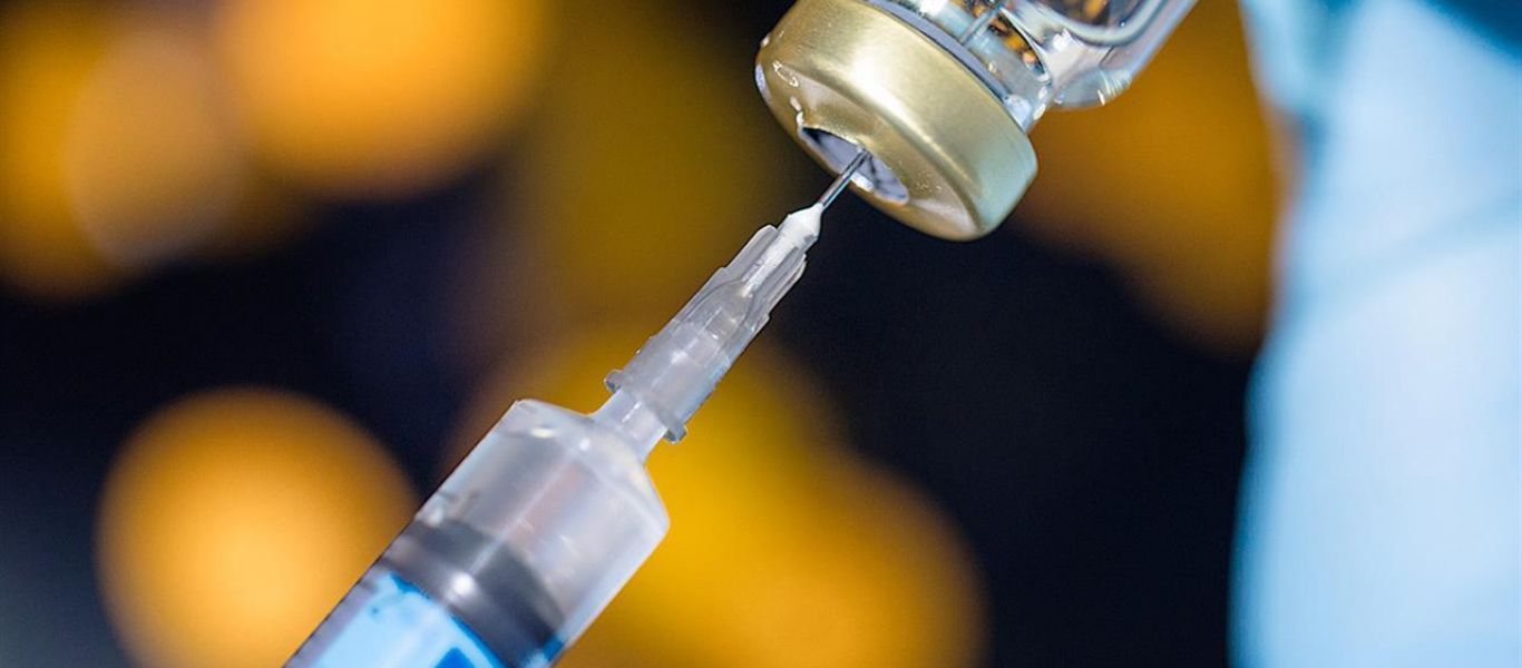Ανακοινώνεται η χορήγηση της 3ης δόσης εμβολίου για τους άνω των 50 ετών – Ποιο θα κάνουν